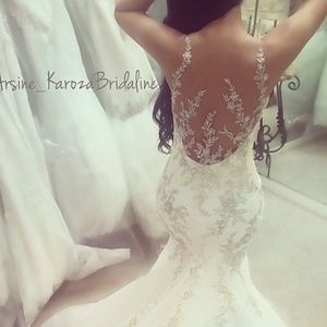 Pronovias Mermaid Style Wedding Dress